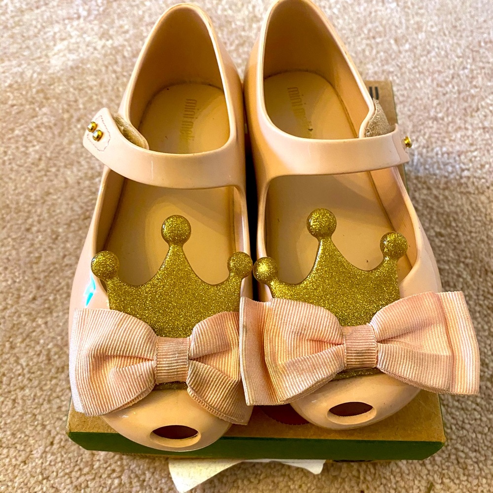 Pink princess crown Mini Melissa with bow